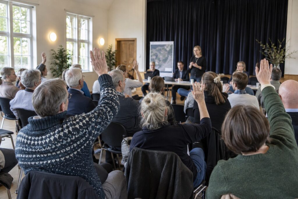 AI-genereret illustration til Hvornår hjælper en høring?